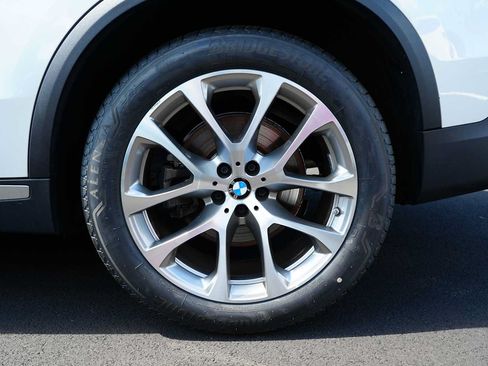 Used 2023 BMW X5 xDrive40i w/ Climate Comfort Package AWD/4WD image 9