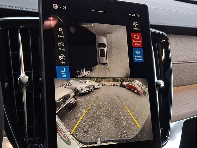 Certified 2026 Volvo XC90 B6 Plus AWD/4WD image 16