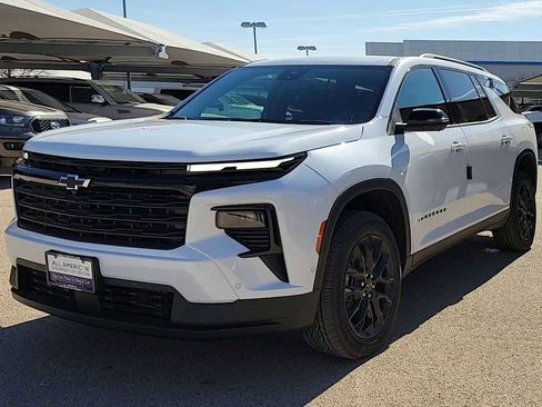 New 2026 Chevrolet Traverse LT w/ Enhanced Driving Package FWD image 5