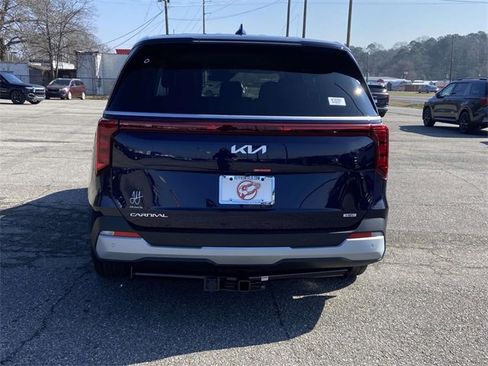 New 2026 Kia Carnival LXS image 3