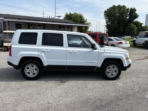 Used 2016 Jeep Patriot Sport w/ Power Value Group image 4