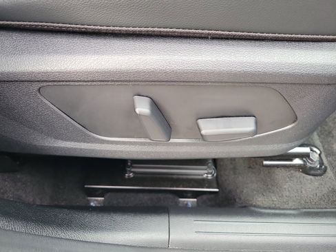 Certified 2025 Kia Sportage SX image 9