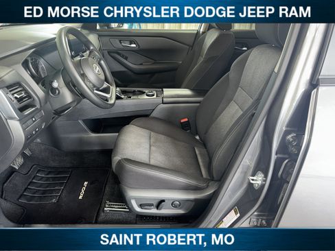 Used 2024 Nissan Rogue SV AWD/4WD image 24