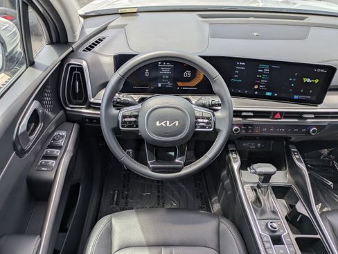 Used 2025 Kia Sorento EX w/ Panoramic Sunroof Package AWD/4WD image 15