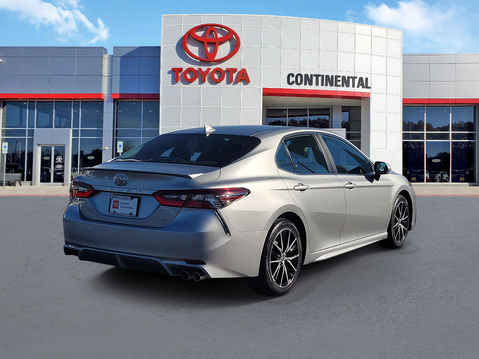 Certified 2024 Toyota Camry SE FWD image 5