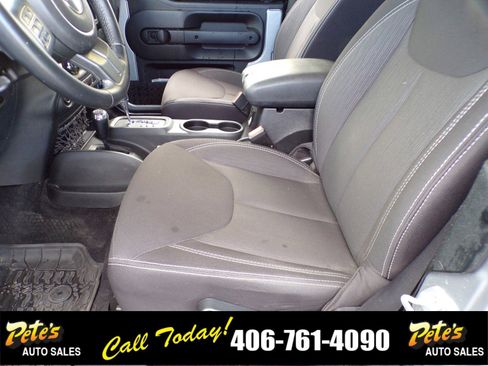 Used 2014 Jeep Wrangler Rubicon w/ Connectivity Group image 14