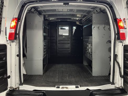 Certified 2019 Chevrolet Express 2500 w/ Driver Convenience Package RWD image 5