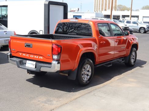 Used 2018 Toyota Tacoma SR5 image 10