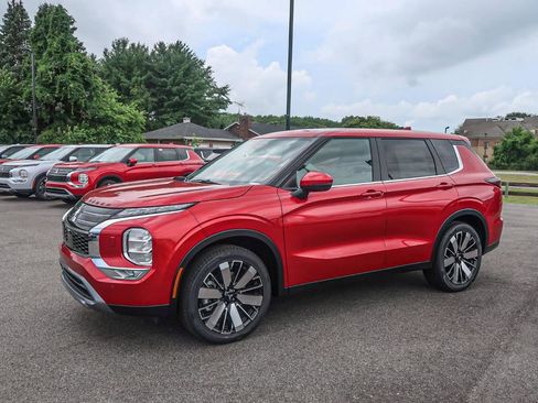 New 2025 Mitsubishi Outlander AWD image 4