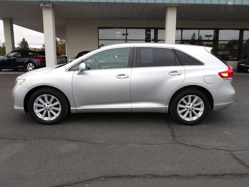 Used 2011 Toyota Venza image 2