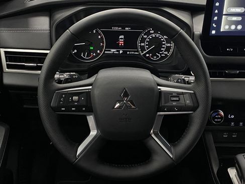 New 2026 Mitsubishi Outlander LE AWD/4WD image 14