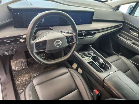 Used 2025 Nissan Murano SV AWD/4WD image 10