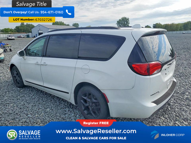 Used 2019 Chrysler Pacifica Limited w/ S Appearance Package FWD image 3