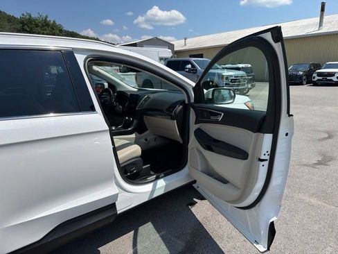 Used 2023 Ford Edge Titanium AWD/4WD image 32