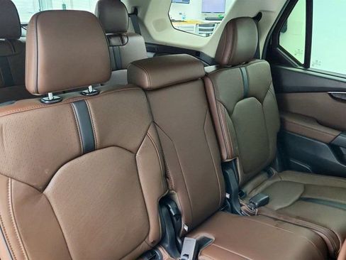 Used 2025 Honda Pilot Elite image 25