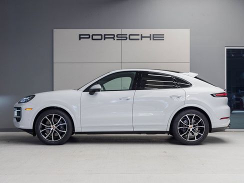 Certified 2026 Porsche Cayenne Coupe AWD/4WD image 2