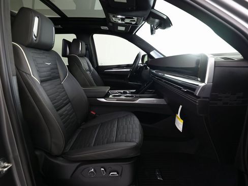 Used 2026 Cadillac Escalade V w/ LPO, Onyx Lite Package image 10