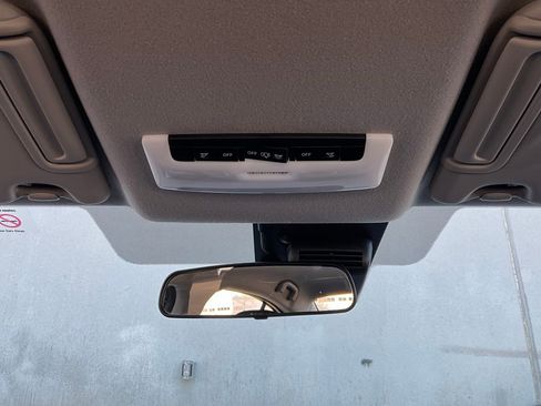 Used 2025 Nissan Versa SV image 15