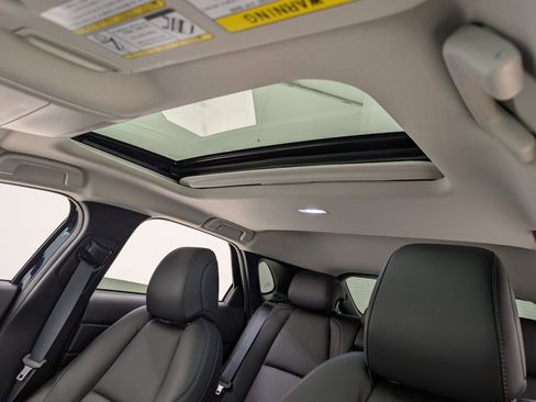 Used 2025 MAZDA CX-30 AWD 2.5 S w/ Preferred Package image 16