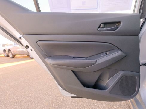 Used 2024 Nissan Altima 2.5 SV image 29