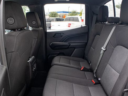 Used 2025 Chevrolet Colorado W/T RWD image 30