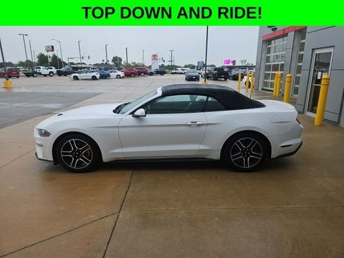 Used 2023 Ford Mustang Premium image 4