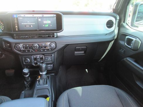 Used 2024 Jeep Wrangler Unlimited Sahara w/ Safety Group AWD/4WD image 14