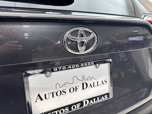Used 2021 Toyota RAV4 LE FWD image 21