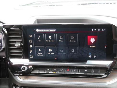 Used 2025 GMC Sierra 1500 SLT image 7