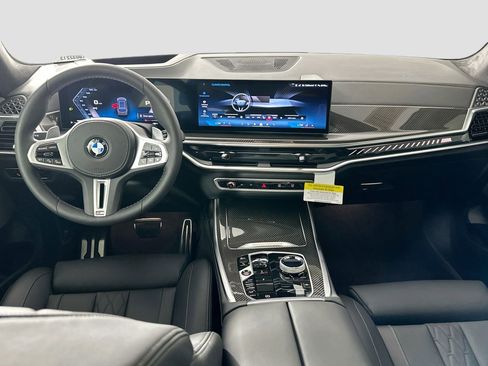 Used 2026 BMW X7 M60i image 19