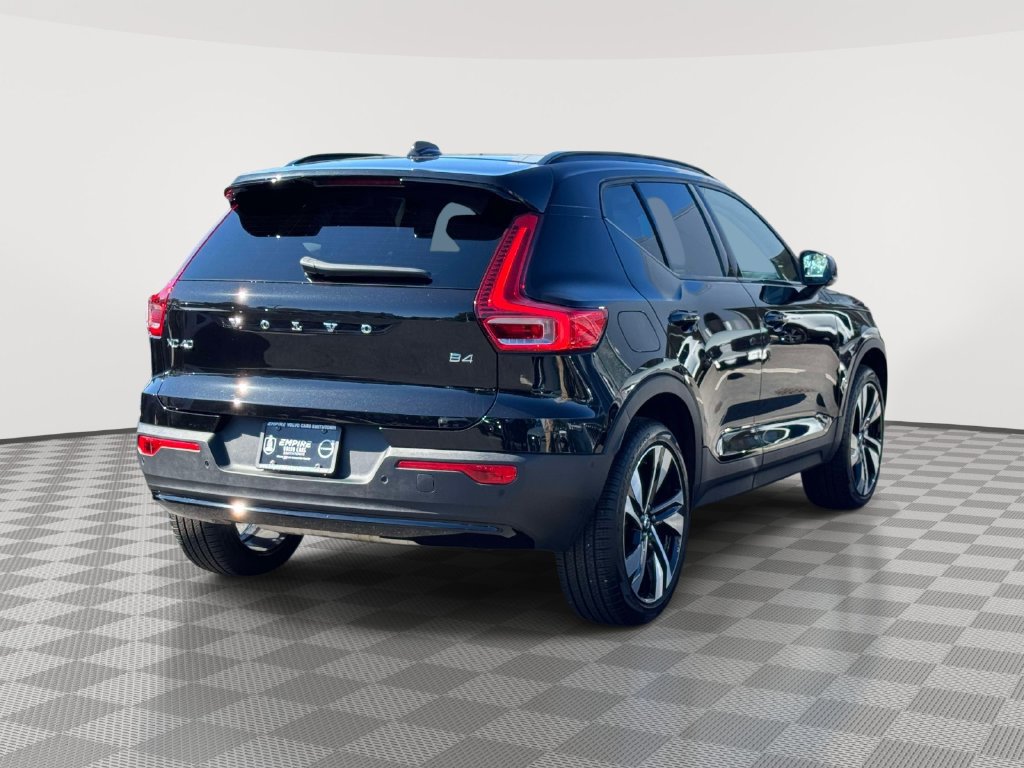 Used 2026 Volvo XC40 B4 Plus w/ Protection Package Premier FWD image 4