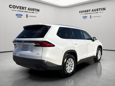 Used 2024 Toyota Grand Highlander XLE image 5