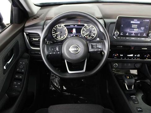 Certified 2022 Nissan Rogue SV FWD image 20