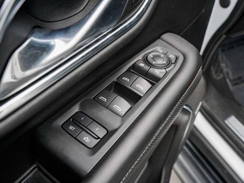 Used 2021 GMC Yukon SLT w/ Rear Media and Nav Package image 10