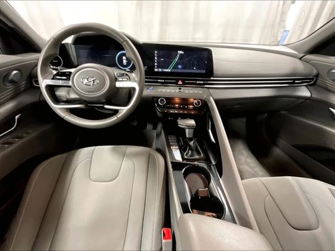 Used 2023 Hyundai Elantra SEL w/ Convenience Package image 21