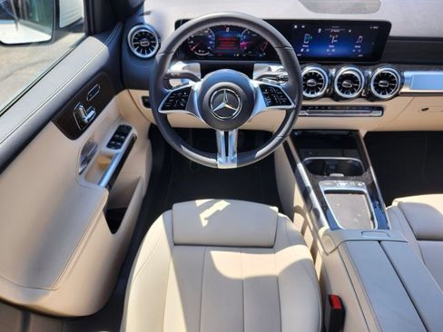 Used 2026 Mercedes-Benz GLB 250 4MATIC image 13
