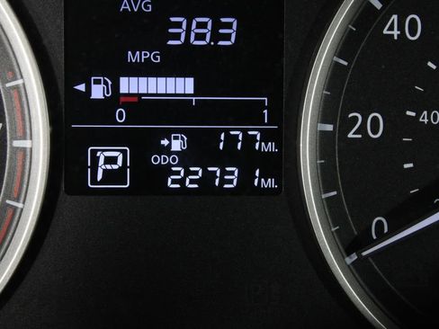 Certified 2019 Nissan Kicks S image 25