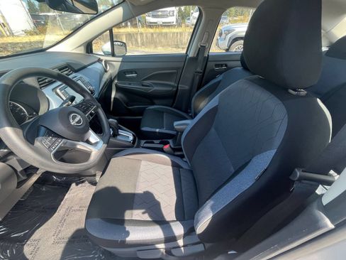 Used 2025 Nissan Versa SV FWD image 26