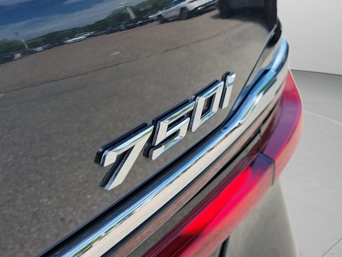 Used 2022 BMW 750i xDrive AWD/4WD image 34