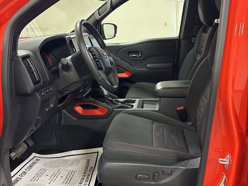 Used 2025 Nissan Frontier PRO-4X w/ Tow Package AWD/4WD image 9