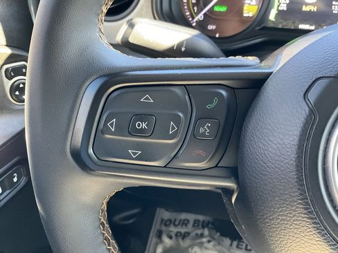 Used 2024 Jeep Wrangler Unlimited image 4