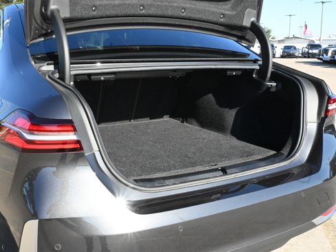 Used 2024 BMW 530i image 23