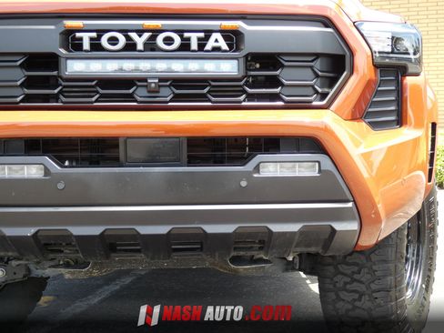 Used 2025 Toyota Tacoma TRD Sport w/ TRD Sport Premium Package AWD/4WD image 18