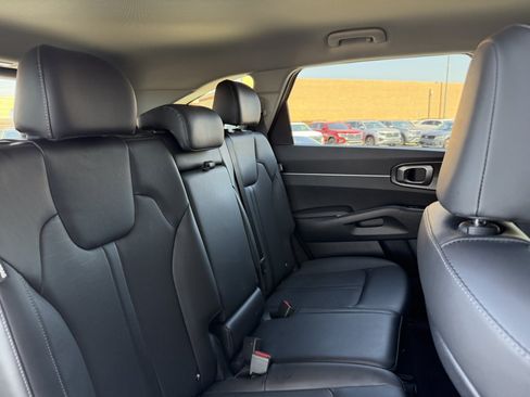 Used 2025 Kia Sorento S FWD image 40