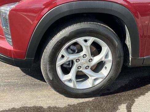 Used 2024 Chevrolet Trax LS w/ LS Convenience Package image 30