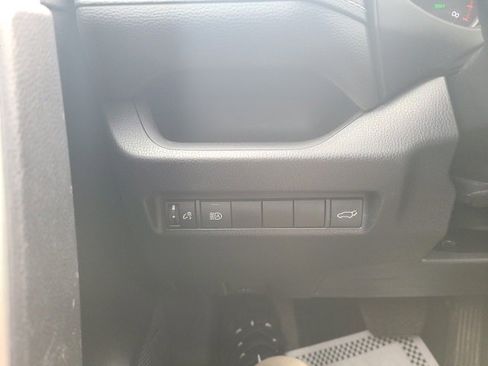 Used 2022 Toyota RAV4 XLE image 25