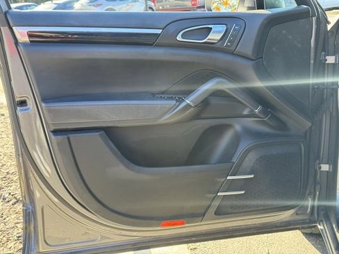 Used 2012 Porsche Cayenne image 22
