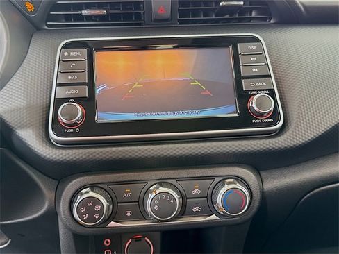 Certified 2025 Nissan Kicks Play S image 20