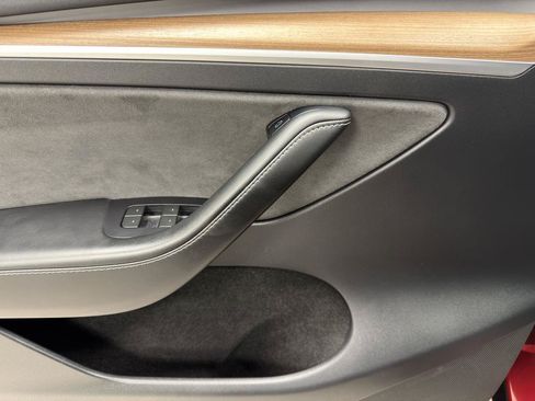 Used 2023 Tesla Model Y Performance AWD/4WD image 15