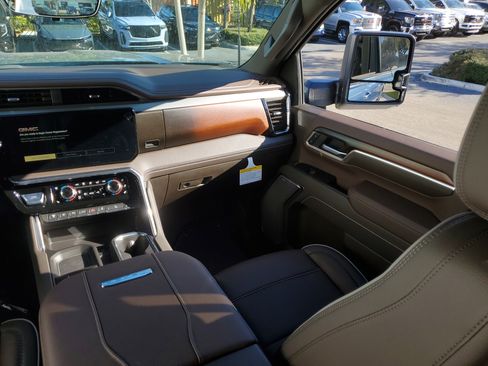 New 2026 GMC Sierra 2500 Denali w/ Denali Reserve Package image 16